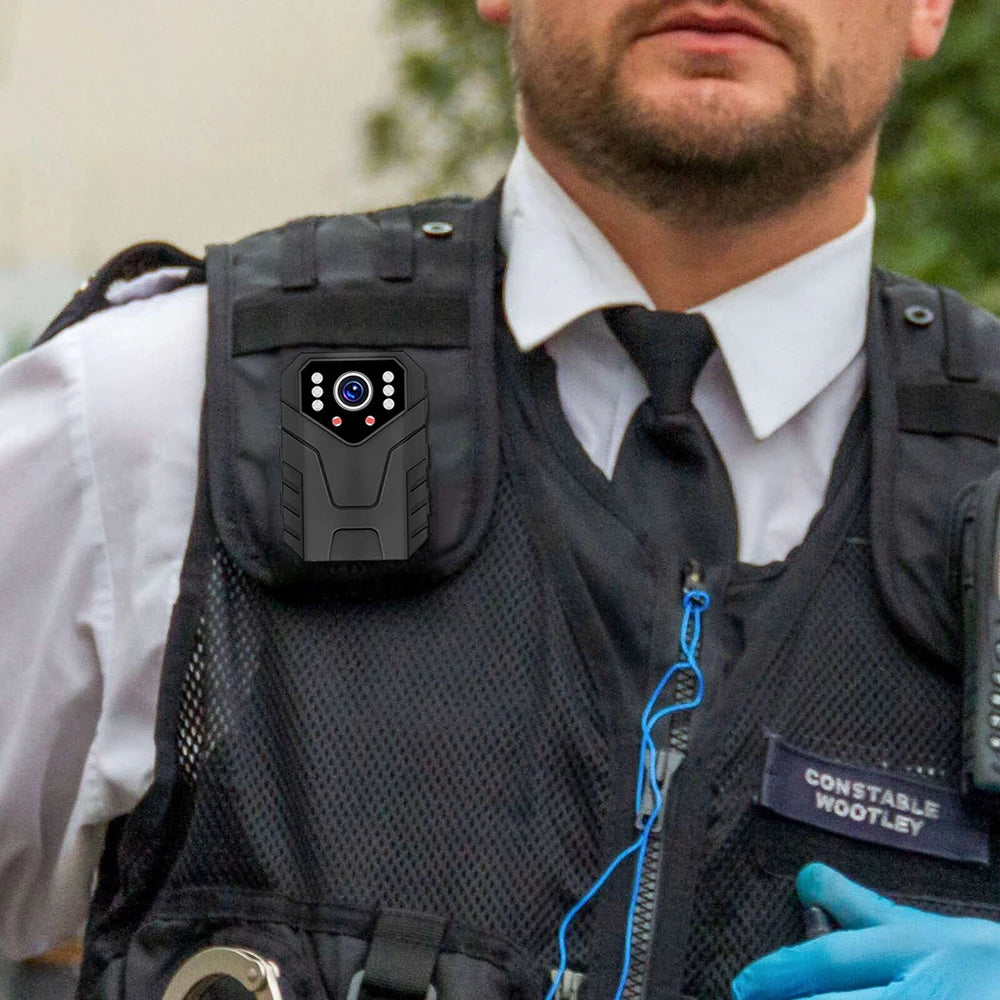 Mini Caméra Corporelle Full HD 1080P avec Vision Nocturne – Enregistreur Vidéo, Caméra de Sécurité pour Garde, Police, et Application Environnementale - BLACKBEARD OUTDOOR INDUSTRIES