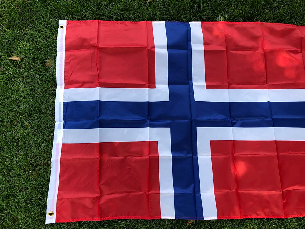 Drapeau de la Norvège – 90x150 cm – Drapeau National Norvégien en Polyester – Décoration Intérieure et Extérieure BLACKBEARD OUTDOOR INDUSTRIES