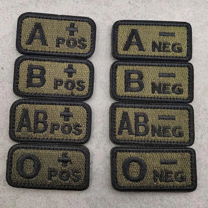 Écusson Groupe Sanguin 2,5 × 5 cm – Patch Tactique Brodé avec Velcro A/B/AB/O Pos-Neg - BLACKBEARD OUTDOOR INDUSTRIES