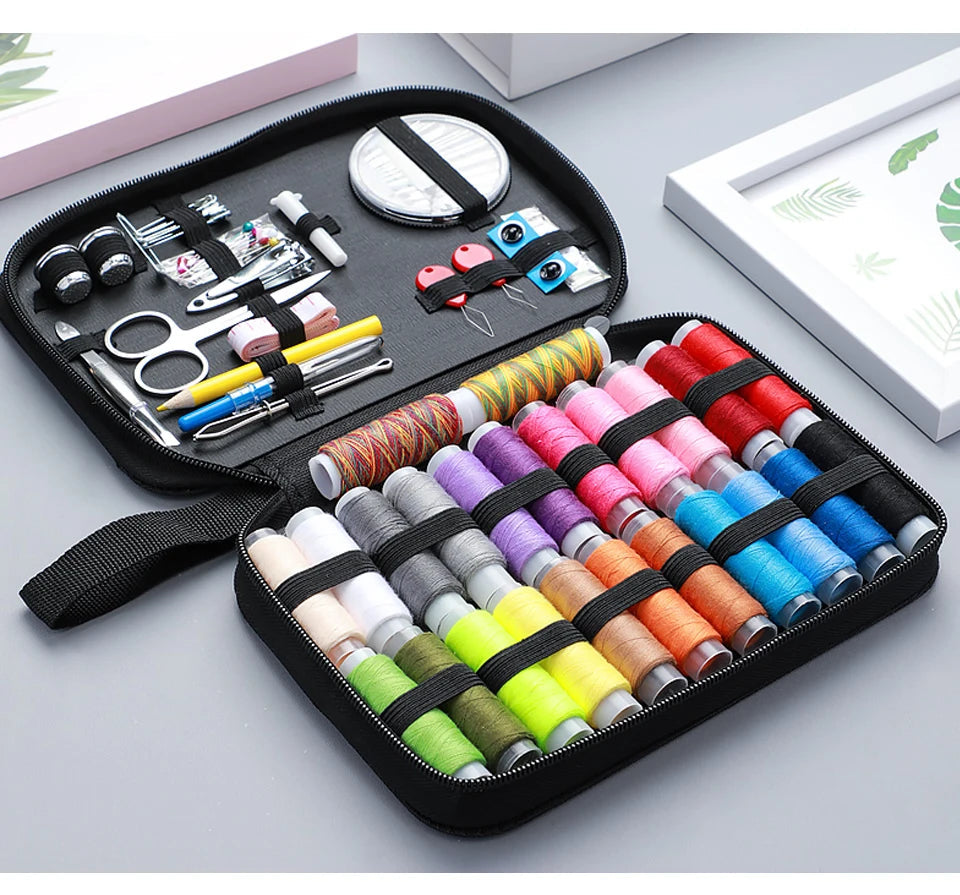 Kit Complet de Couture avec Fils, Aiguilles, Ciseaux, Mètre Ruban, Boutons - Set de Couture Portable pour DIY, Broderie, et Travaux Manuels BLACKBEARD OUTDOOR INDUSTRIES