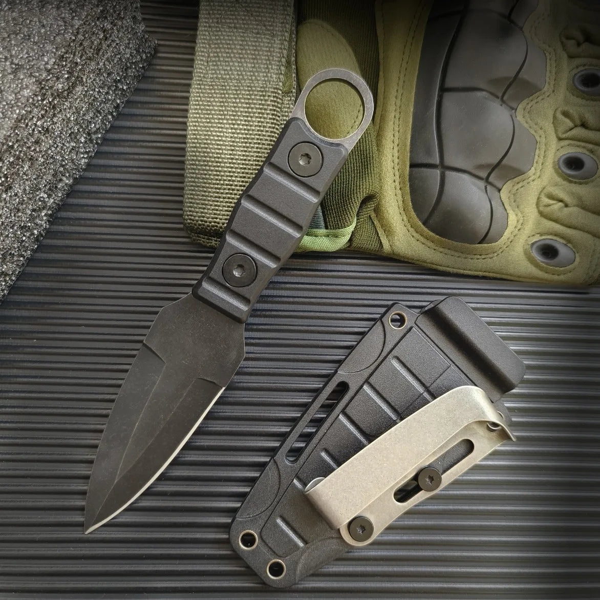 Couteau type kunai – Lame Droite Compacte en Acier Inoxydable Haute Dureté, Couteau Tactique avec Anneau - BLACKBEARD OUTDOOR INDUSTRIES