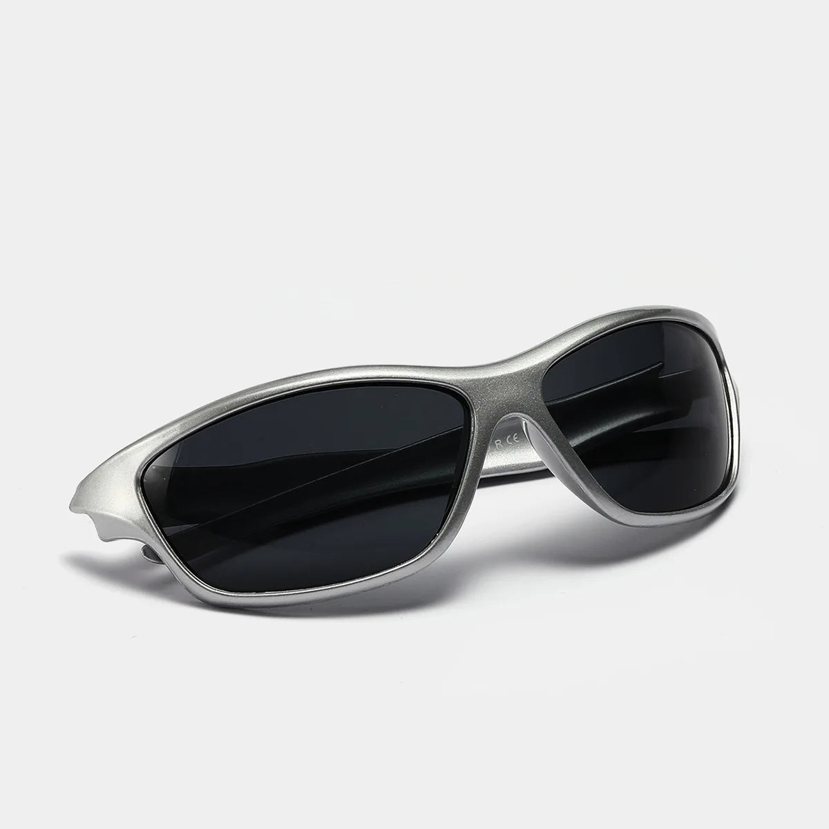 Lunettes de Soleil Y2K Argentées Unisexe – Style Punk 2000s Vintage - BLACKBEARD OUTDOOR INDUSTRIES