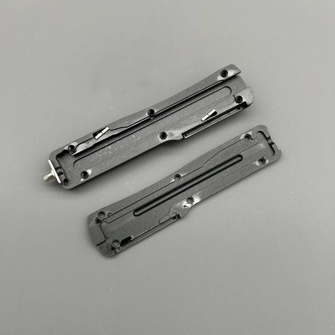 Mini Couteau M&T UT 70 – CNC Aluminium Aviation – Outil de Survie EDC Poche pour Camping, Chasse et Auto-défense - BLACKBEARD OUTDOOR INDUSTRIES