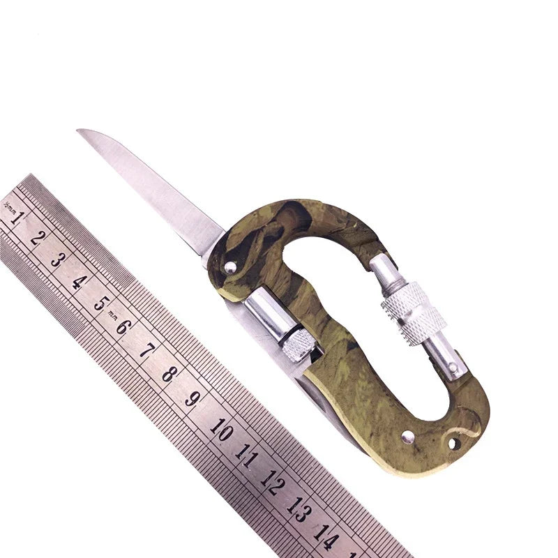 Outil Multi-fonction 5 en 1 pour Extérieur – Camo, Camping, Escalade, Cadenas Parachutiste, Couteau, Lampe LED, Mousqueton de Montagne - BLACKBEARD OUTDOOR INDUSTRIES