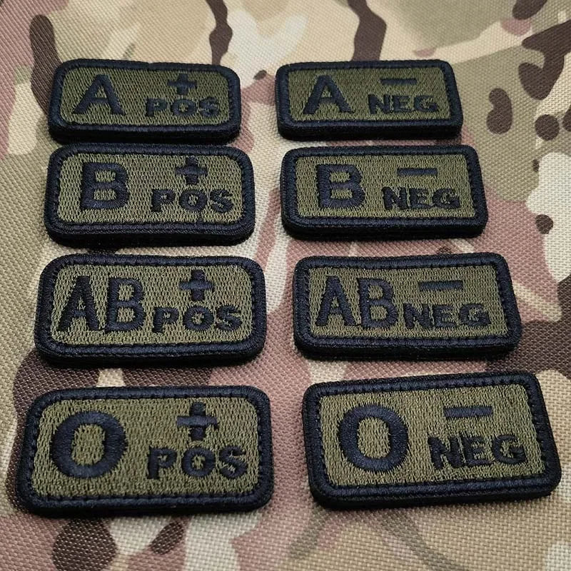 Écusson Groupe Sanguin 2,5 × 5 cm – Patch Tactique Brodé avec Velcro A/B/AB/O Pos-Neg - BLACKBEARD OUTDOOR INDUSTRIES
