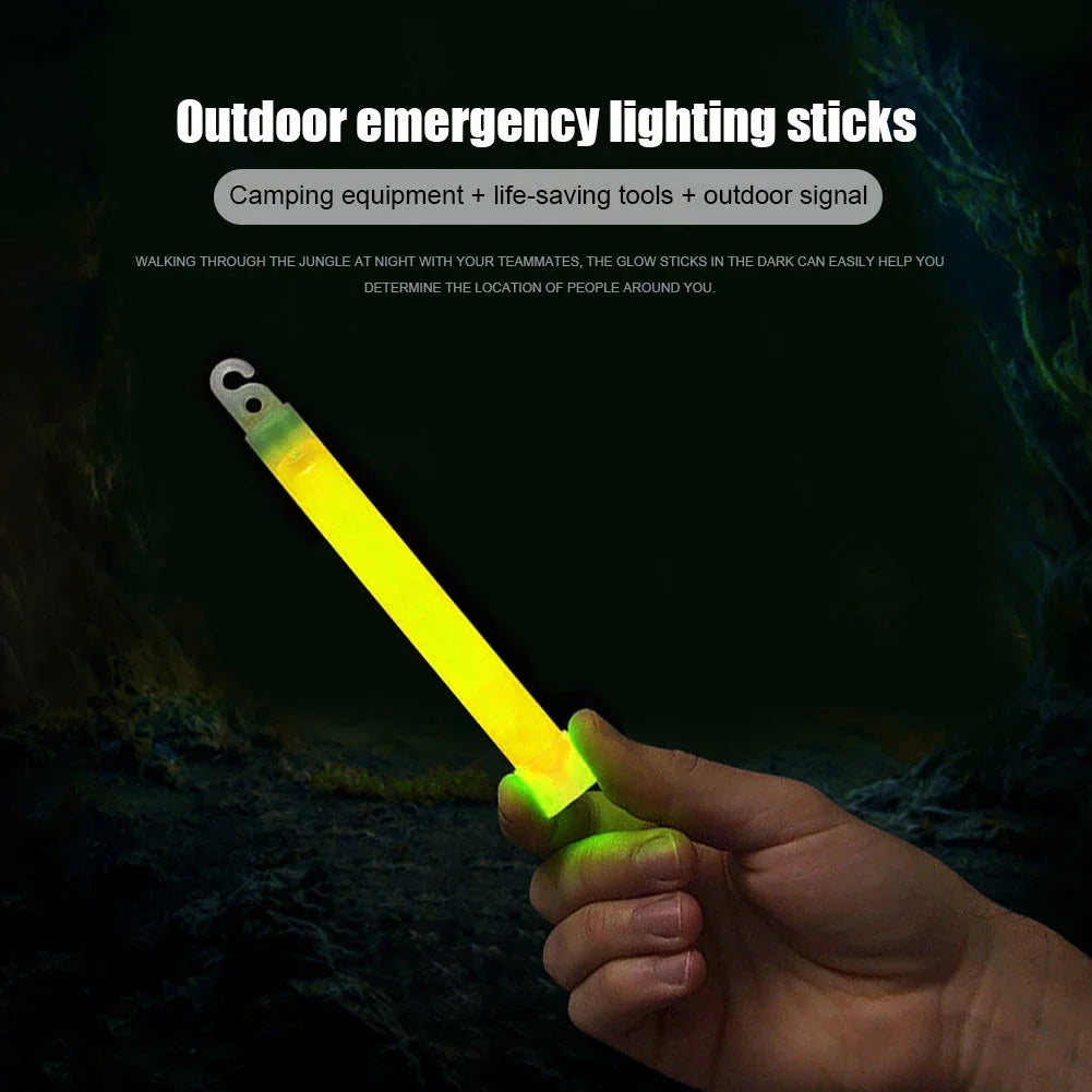 Lot de 50 Bâtons Lumineux Fluorescents 15 cm Équipement de Survie Militaire | Camping, Randonnée, SOS, Urgence, Fête | - BLACKBEARD OUTDOOR INDUSTRIES