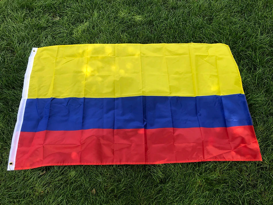 Drapeau de la Colombie 90x150 cm – Bannière en Polyester pour Décoration (Intérieur et Extérieur) BLACKBEARD OUTDOOR INDUSTRIES