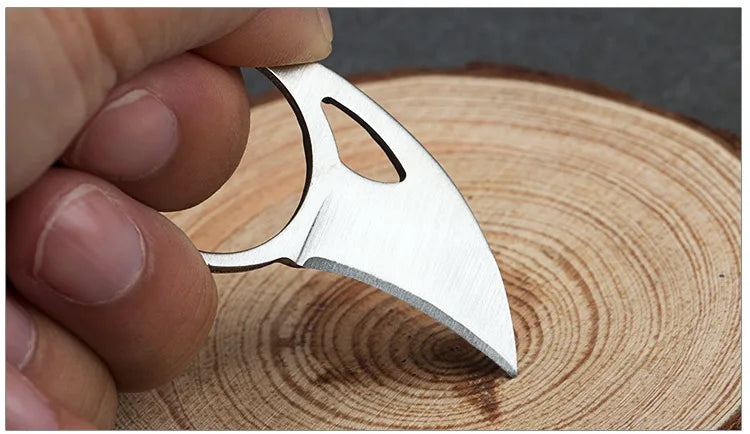 Couteau Pendentif de Self-Défense en Acier Inoxydable - Couteau Fixe Portable pour Outdoor, Survival, et Autodéfense - BLACKBEARD OUTDOOR INDUSTRIES