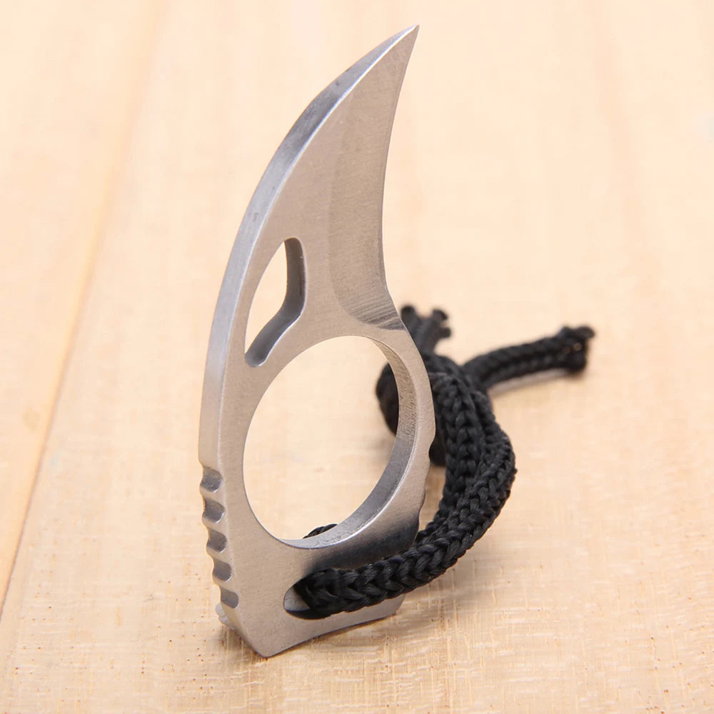 Couteau de Survie avec Anneau de Doigt, Mini Couteau Poche avec Étui en Cuir - Outil EDC Multifonction pour Camping, Randonnée et Aventure - BLACKBEARD OUTDOOR INDUSTRIES