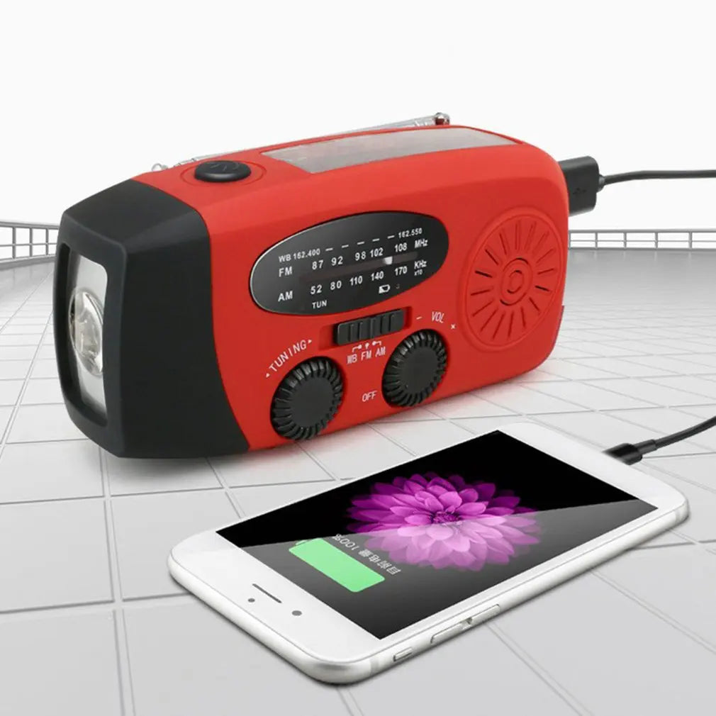 Radio d’Urgence Solaire & Dynamo – Lampe LED, Power Bank 2000 mAh, AM/FM – Spécial Outdoor & Camping - BLACKBEARD OUTDOOR INDUSTRIES