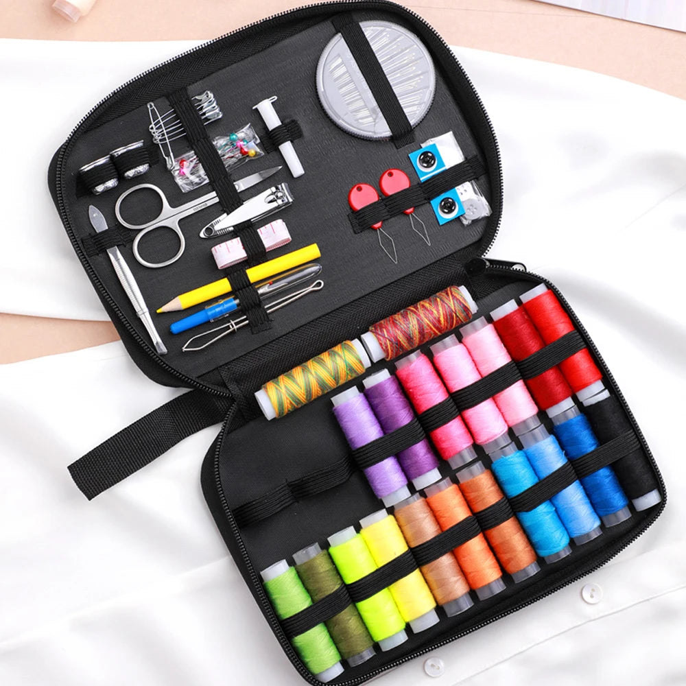 Kit Complet de Couture avec Fils, Aiguilles, Ciseaux, Mètre Ruban, Boutons - Set de Couture Portable pour DIY, Broderie, et Travaux Manuels BLACKBEARD OUTDOOR INDUSTRIES