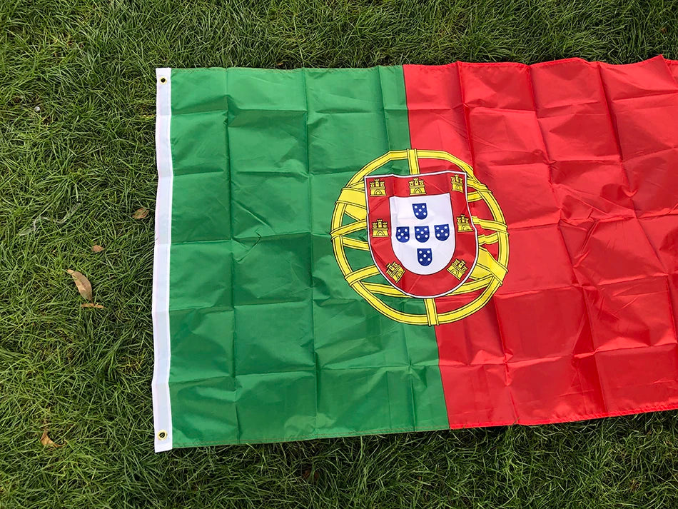 Drapeau du Portugal 3ft x 5ft (90x150 cm) - Bannière Suspendue en Polyester pour Décoration Intérieure et Extérieure BLACKBEARD OUTDOOR INDUSTRIES