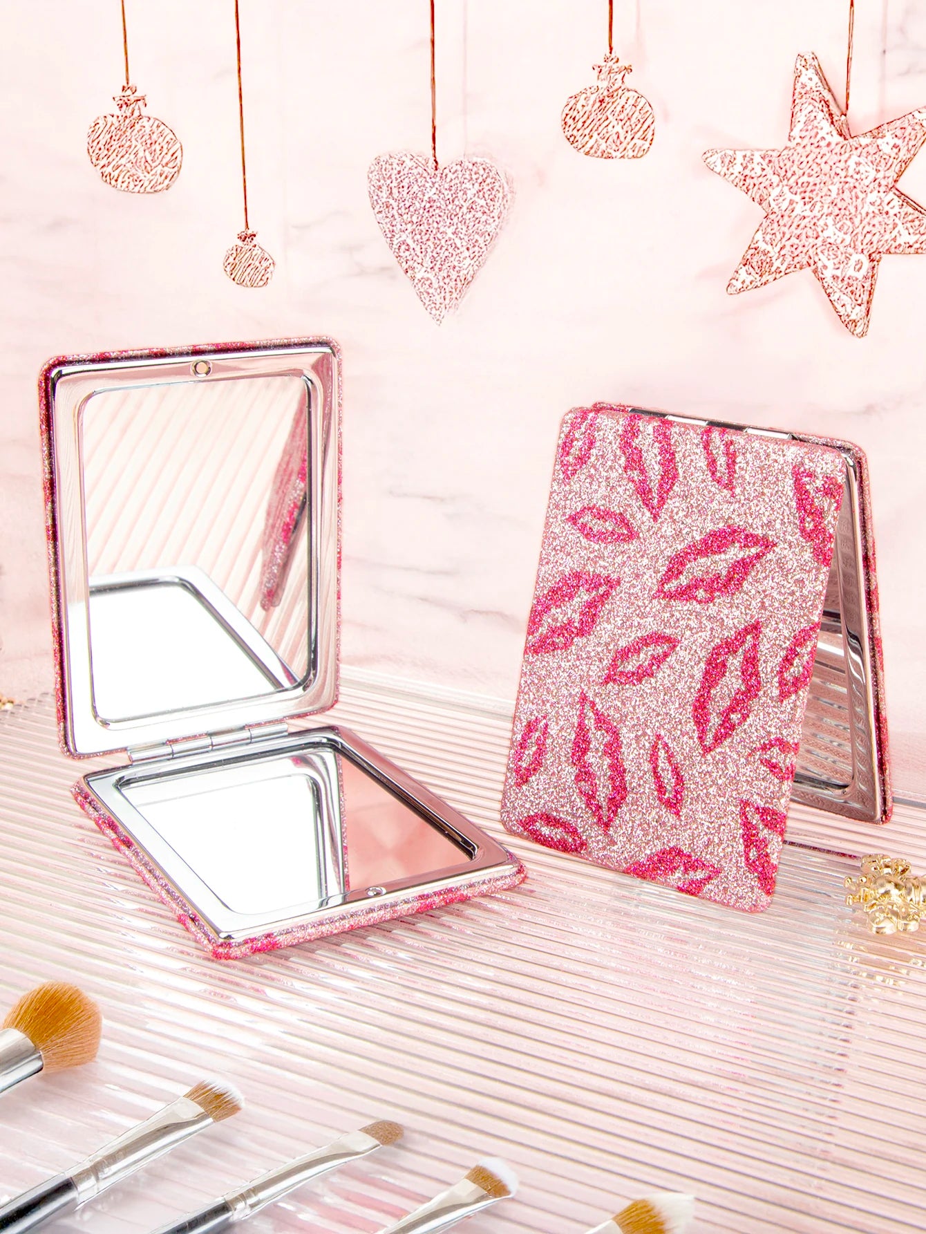 Miroir de Maquillage Double-Face à Motif Lèvres Pailleté – 1 pièce - BLACKBEARD OUTDOOR INDUSTRIES