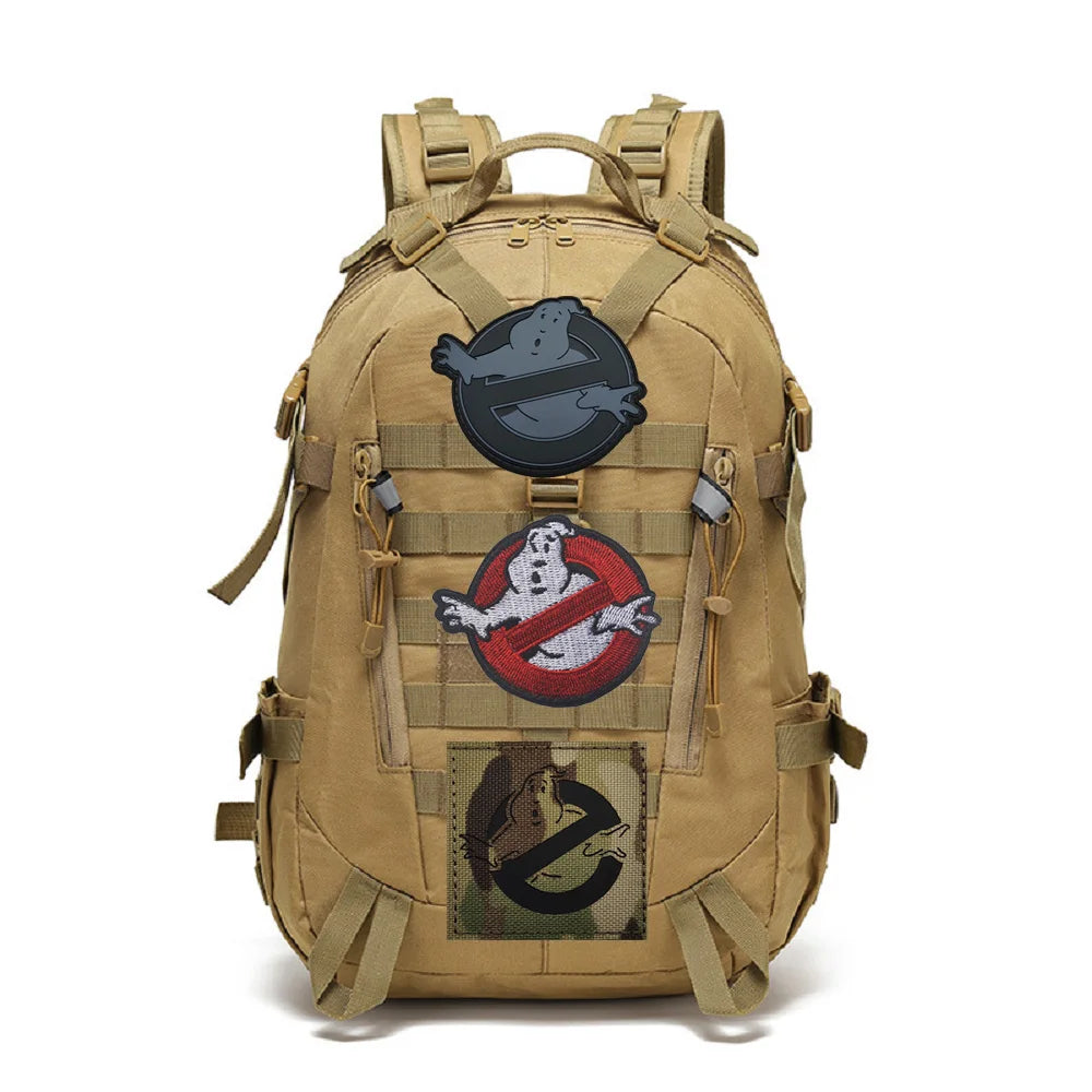 Patch Ghostbuster Rouge Équipe Anti-Fantôme – Broderie Tactique Phosphorescente avec Scratch - BLACKBEARD OUTDOOR INDUSTRIES