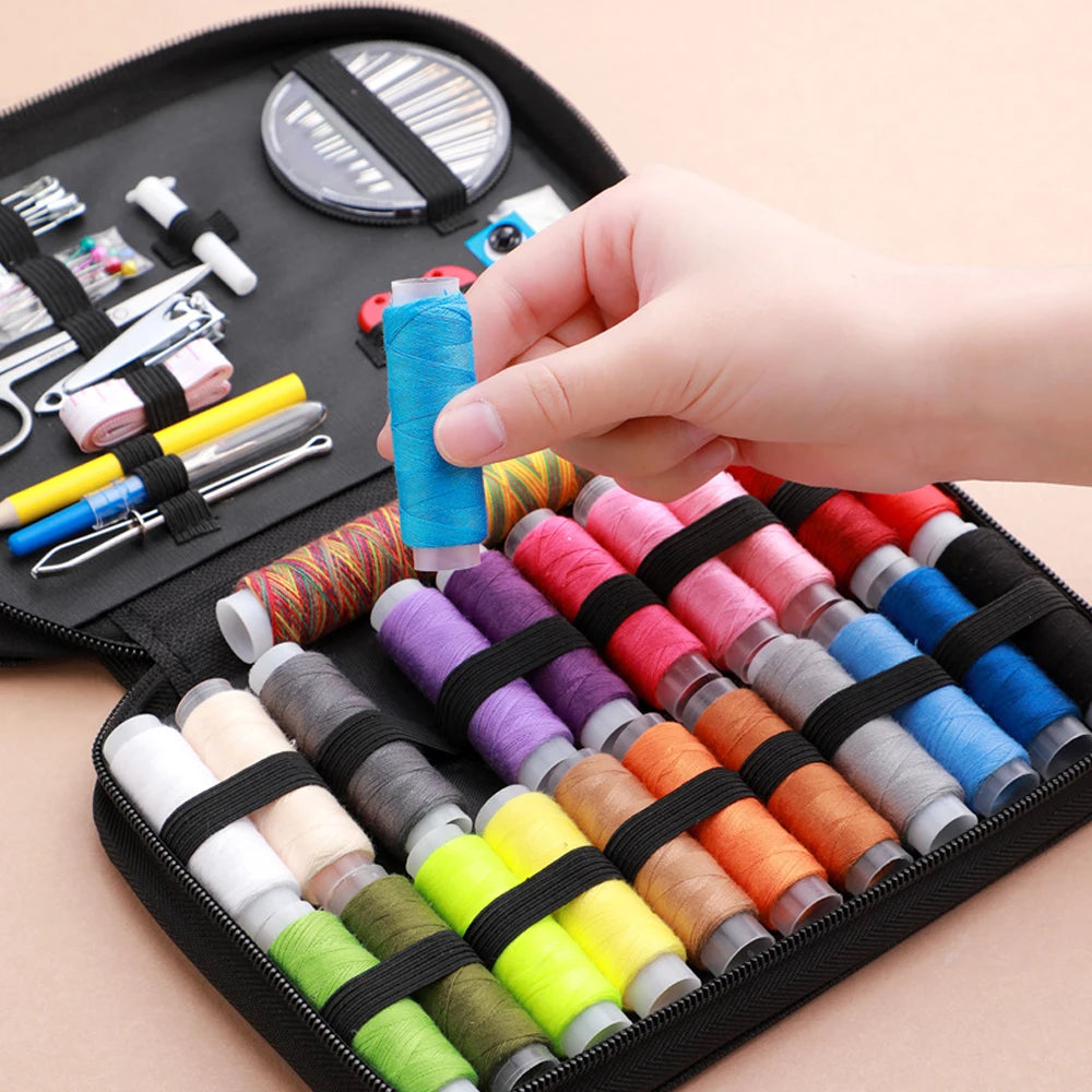 Kit Complet de Couture avec Fils, Aiguilles, Ciseaux, Mètre Ruban, Boutons - Set de Couture Portable pour DIY, Broderie, et Travaux Manuels BLACKBEARD OUTDOOR INDUSTRIES