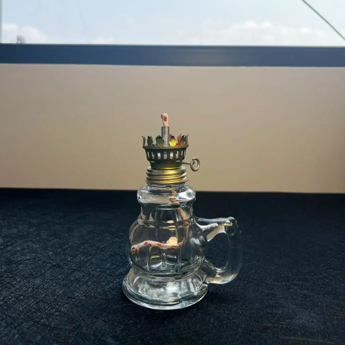 Lampe à Huile Miniature avec Abat-Jour – Lampe de Table Vintage en Verre pour Décoration, Anniversaires, Mariages, Dîner et Éclairage d'Urgence - BLACKBEARD OUTDOOR INDUSTRIES