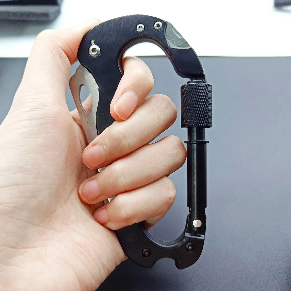 Porte-Clé Multifonction de Montagne avec Couteau Pliant et Scie - Mousqueton Pratique pour Randonnée et Activités Extérieures - BLACKBEARD OUTDOOR INDUSTRIES