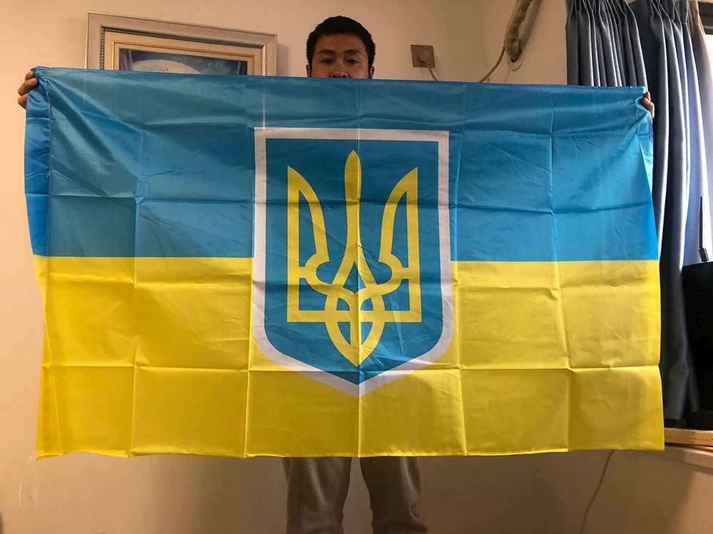Drapeau National de l'Ukraine 90x150 cm - Bannière Suspendue en Polyester Bleu Jaune UA UKR pour Décoration BLACKBEARD OUTDOOR INDUSTRIES