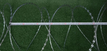 Barbelé Lames Rasoir Hélicoïdal Anti-Intrusion – 10 Mètres - BLACKBEARD OUTDOOR INDUSTRIES