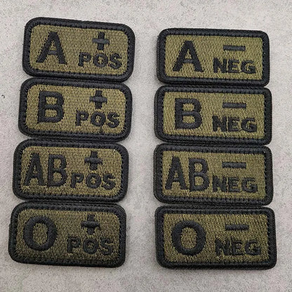 Écusson Groupe Sanguin 2,5 × 5 cm – Patch Tactique Brodé avec Velcro A/B/AB/O Pos-Neg - BLACKBEARD OUTDOOR INDUSTRIES