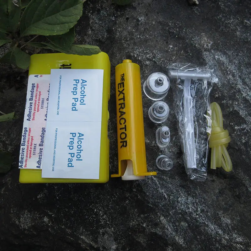 Extracteur de Venin pour Morsures d'Insectes et de Serpents – Pompe à Vide pour Secours en Situation d'Urgence, Kit de Premiers Secours de Survie - BLACKBEARD OUTDOOR INDUSTRIES