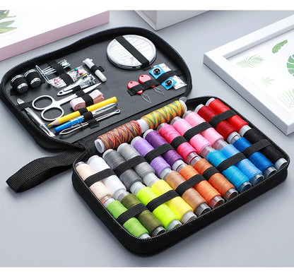 Kit Complet de Couture avec Fils, Aiguilles, Ciseaux, Mètre Ruban, Boutons - Set de Couture Portable pour DIY, Broderie, et Travaux Manuels BLACKBEARD OUTDOOR INDUSTRIES