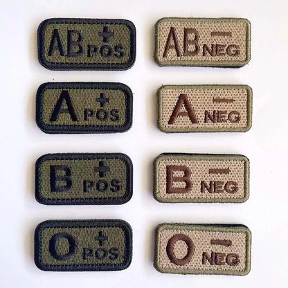 Écusson Groupe Sanguin 2,5 × 5 cm – Patch Tactique Brodé avec Velcro A/B/AB/O Pos-Neg - BLACKBEARD OUTDOOR INDUSTRIES