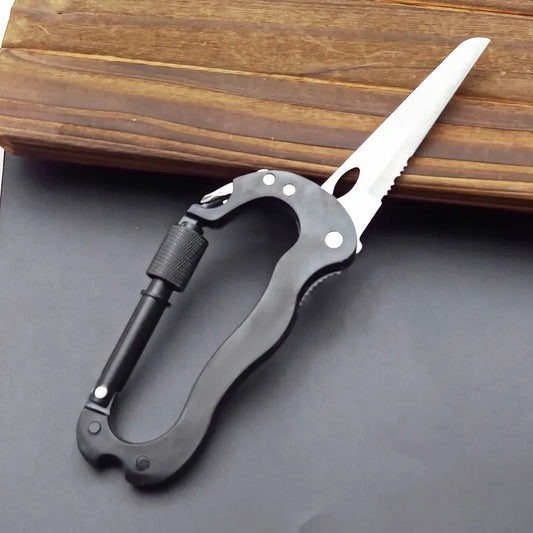 Porte-Clé Multifonction de Montagne avec Couteau Pliant et Scie - Mousqueton Pratique pour Randonnée et Activités Extérieures - BLACKBEARD OUTDOOR INDUSTRIES
