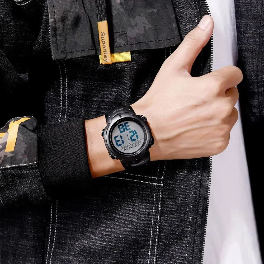 SKMEI 1560 – Montre Digitale Homme 100M Étanche - BLACKBEARD OUTDOOR INDUSTRIES