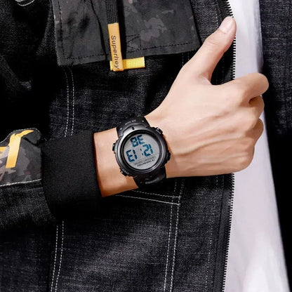 SKMEI 1560 – Montre Digitale Homme 100M Étanche - BLACKBEARD OUTDOOR INDUSTRIES