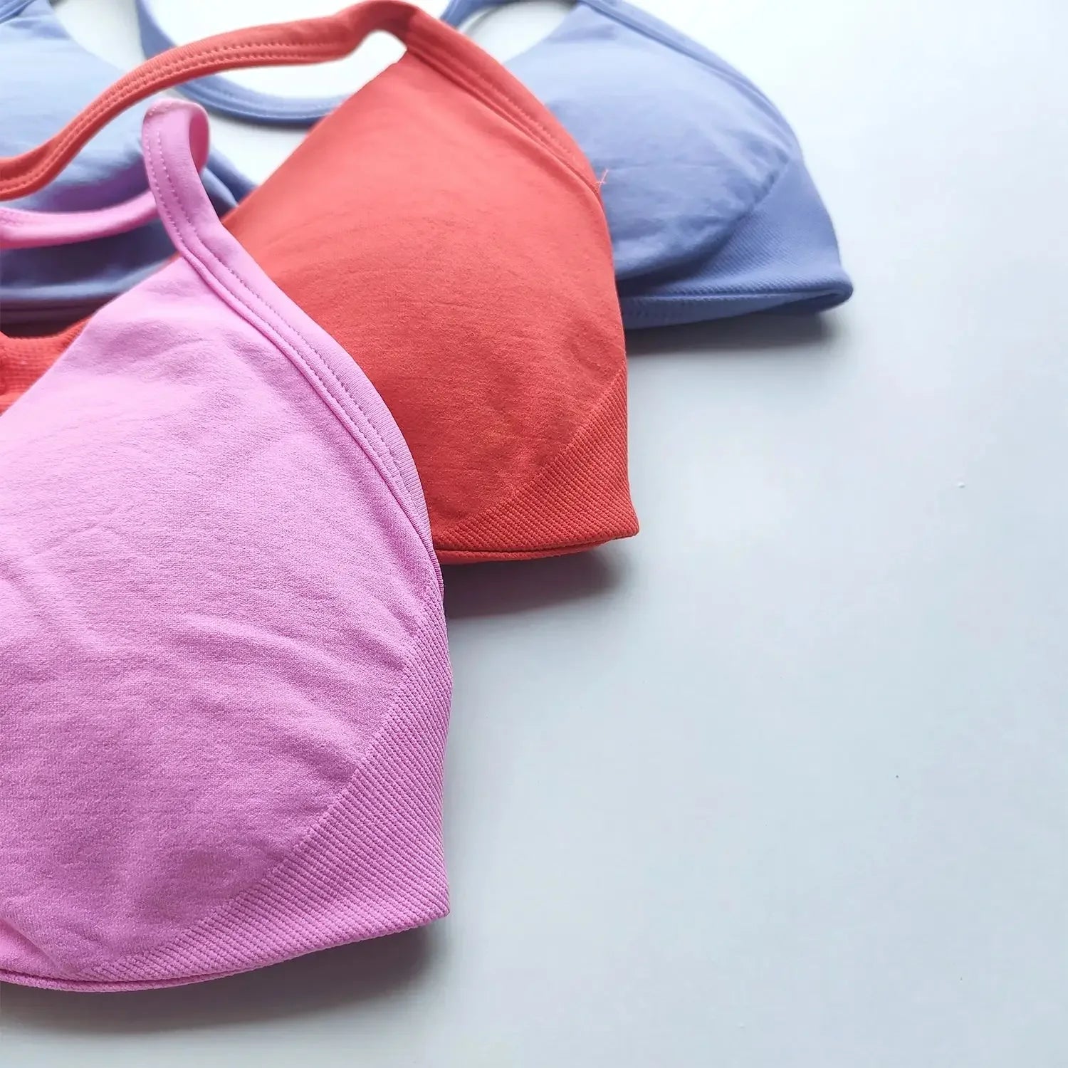 Brassière de Sport à Bretelles – Dos Croisé, Sans Armature, Rembourrage Amovible – Yoga, Fitness, Gym – Femme - BLACKBEARD OUTDOOR INDUSTRIES