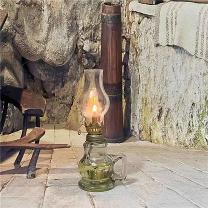 Lampe à Huile Miniature avec Abat-Jour – Lampe de Table Vintage en Verre pour Décoration, Anniversaires, Mariages, Dîner et Éclairage d'Urgence - BLACKBEARD OUTDOOR INDUSTRIES