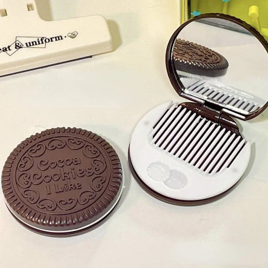 Miroir de Maquillage Pliable en Forme de Biscuit au Chocolat – Avec Peigne Intégré - BLACKBEARD OUTDOOR INDUSTRIES