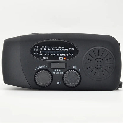 Radio d’Urgence Solaire & Dynamo – Lampe LED, Power Bank 2000 mAh, AM/FM – Spécial Outdoor & Camping - BLACKBEARD OUTDOOR INDUSTRIES