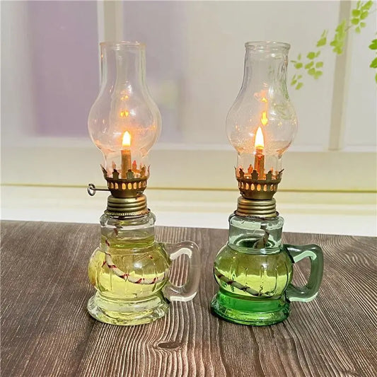Lampe à Huile Miniature avec Abat-Jour – Lampe de Table Vintage en Verre pour Décoration, Anniversaires, Mariages, Dîner et Éclairage d'Urgence - BLACKBEARD OUTDOOR INDUSTRIES