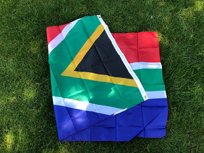 Drapeau National d'Afrique du Sud – 90x150 cm – Drapeau en Polyester Suspendu – Décoration Intérieure et Extérieure BLACKBEARD OUTDOOR INDUSTRIES