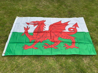 Drapeau du Pays de Galles (Wales) – 90x150 cm – Polyester – Drapeau du Dragon Rouge BLACKBEARD OUTDOOR INDUSTRIES