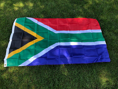 Drapeau National d'Afrique du Sud – 90x150 cm – Drapeau en Polyester Suspendu – Décoration Intérieure et Extérieure BLACKBEARD OUTDOOR INDUSTRIES